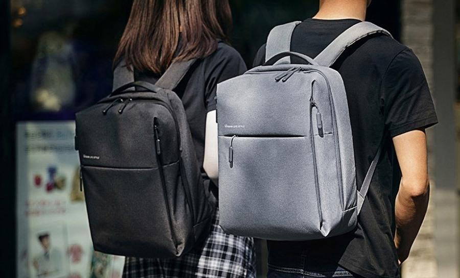 Toate buzunarele lui Mi City Backpack